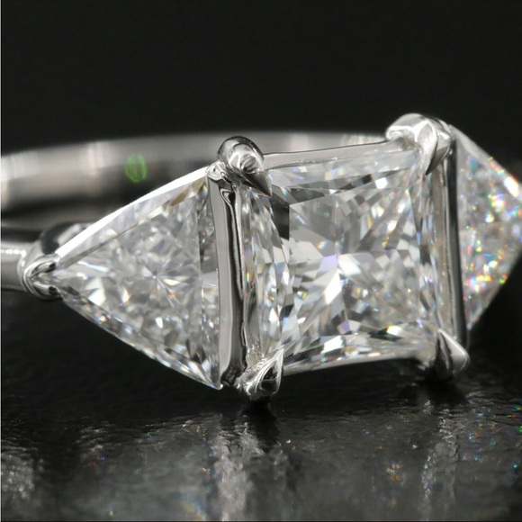 1.90 CTW 💎18k White Gold IGI Certified Lab Diamond Ring - Picture 3 of 8